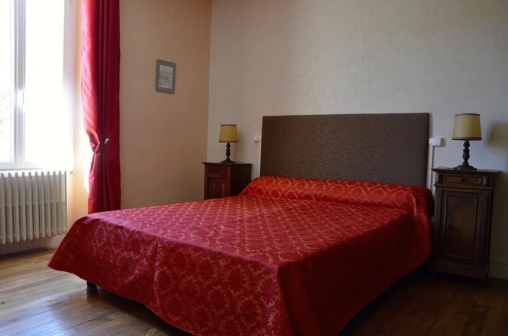 Le Vieux Noyer Panzió Saint-Maurice-de-Tavernole Szoba fotó