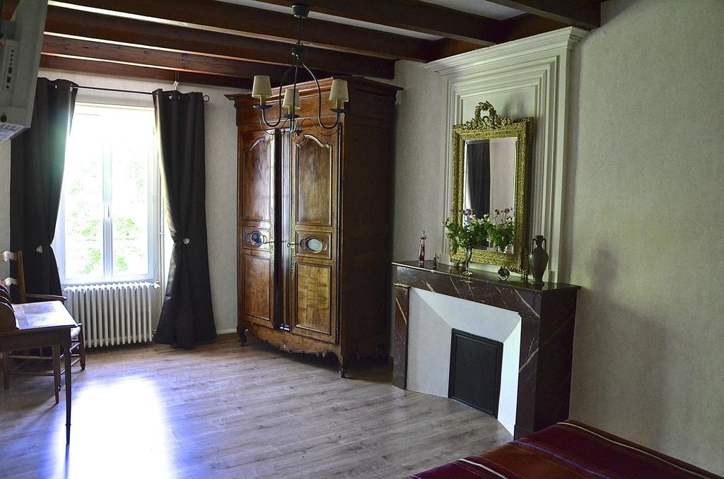 Le Vieux Noyer Panzió Saint-Maurice-de-Tavernole Szoba fotó